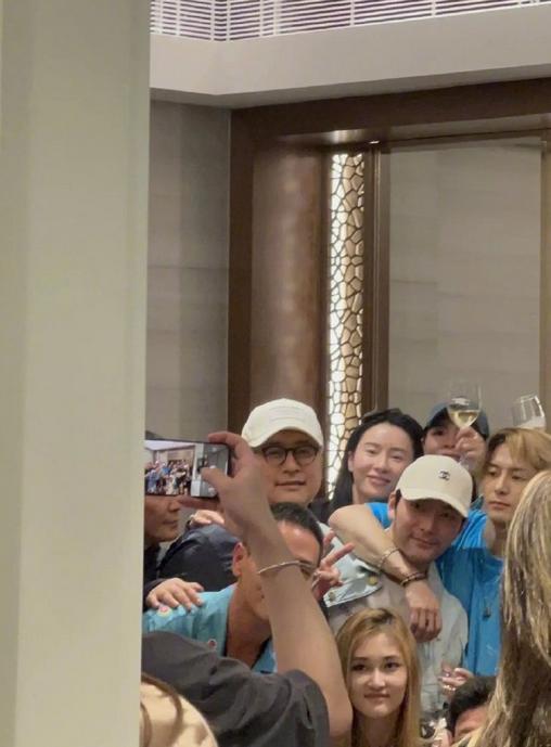 看音乐会吃瓜群众,音乐盛宴中的“吃瓜”众生相